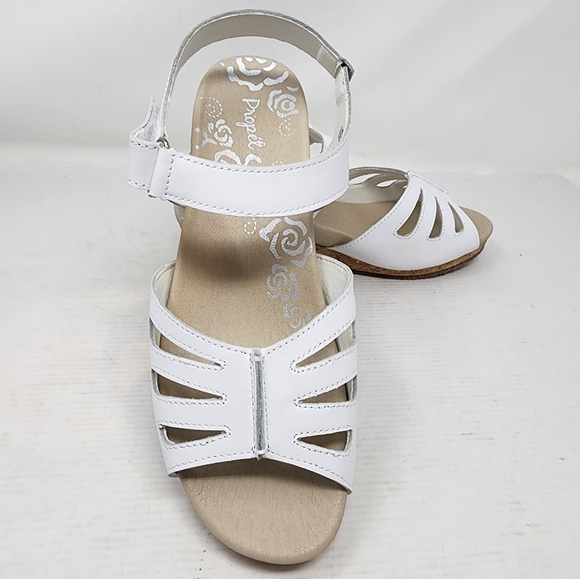 New White Wedge Sandal Memory Foam Comfortable Cork Heel Size 7.5 - Picture 3 of 7